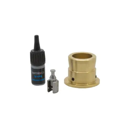 Drei Komponenten von Danfoss: ein Adapter aus Messing, ein Ventil mit Spindel und eine Flasche mit Kleber für Gewindeverbindungen.